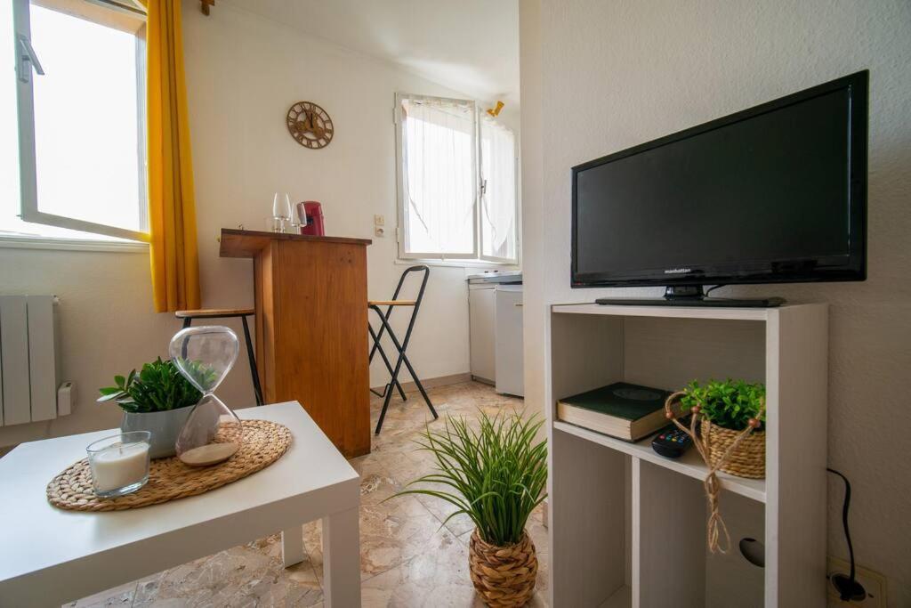 Fully Equipped Apartment Ideal For 2 People Марсилия Екстериор снимка